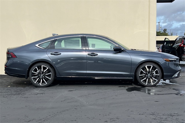 2025 Honda Accord Hybrid Touring photo 2