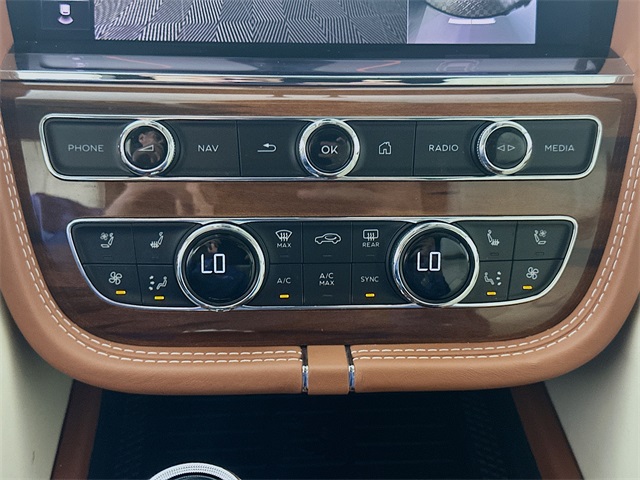 2023 Bentley Bentayga EWB Azure First Edition photo 15
