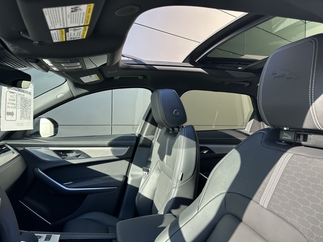 2026 Jaguar F-PACE P250 R-Dynamic S photo 2