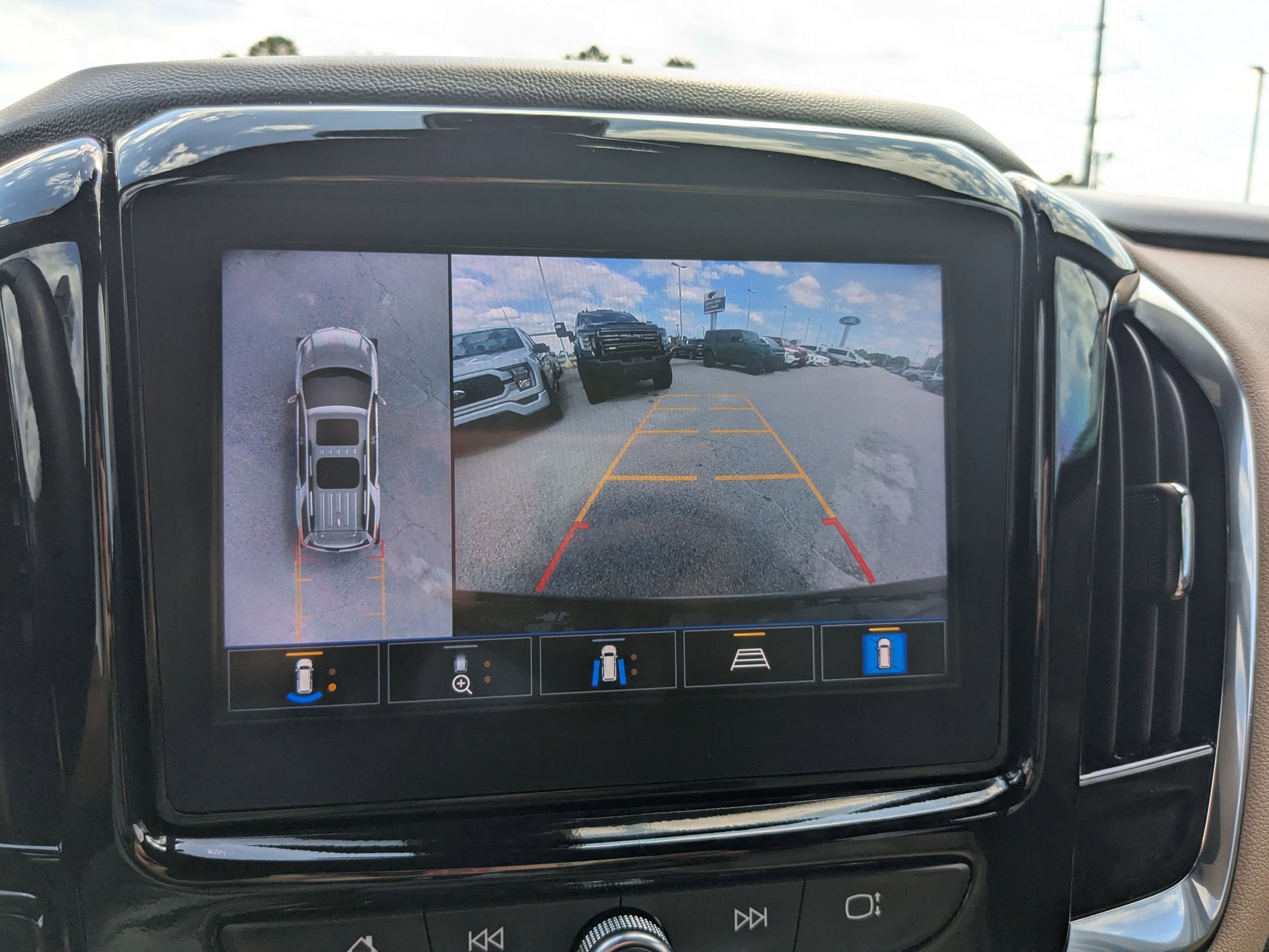 2023 Chevrolet Traverse Premier photo 20