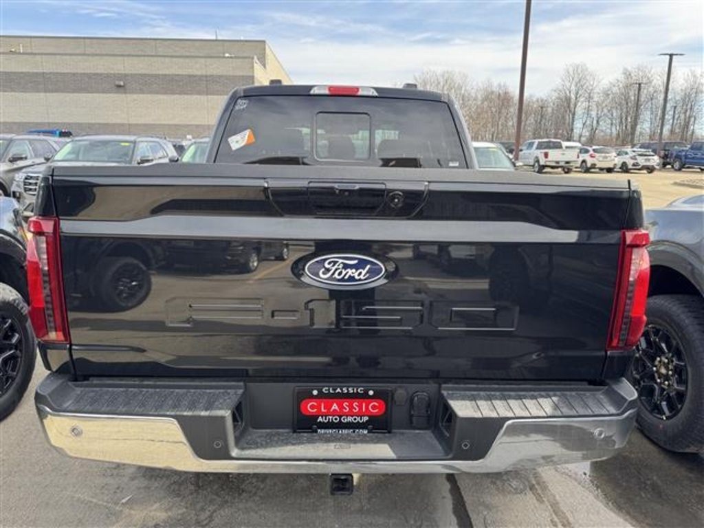 2025 Ford F-150 XLT photo 6