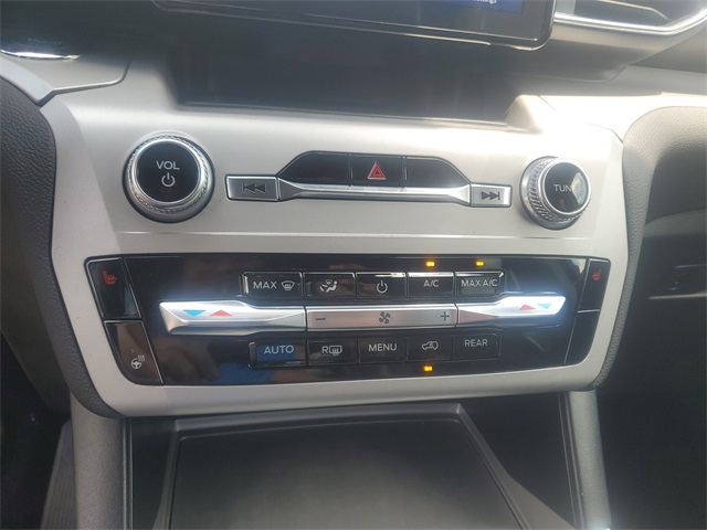 2022 Ford Explorer XLT photo 22