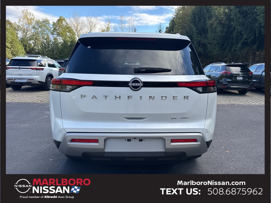 2025 Nissan Pathfinder SL photo 4