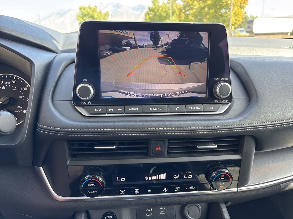 2024 Nissan Rogue SV photo 18
