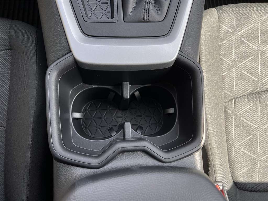 2024 Toyota RAV4 XLE photo 28