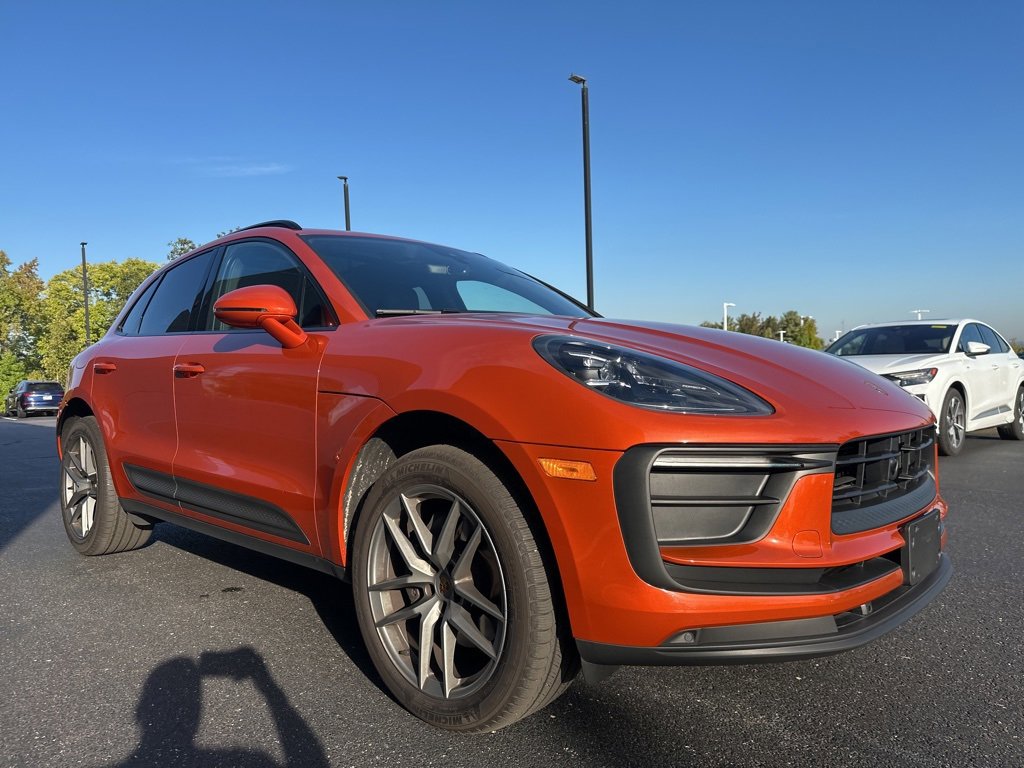 2024 Porsche Macan photo 2