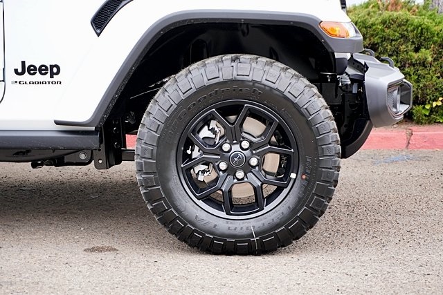 New 2025 Bright White Clear-Coat Exterior Paint Jeep Willys image 8