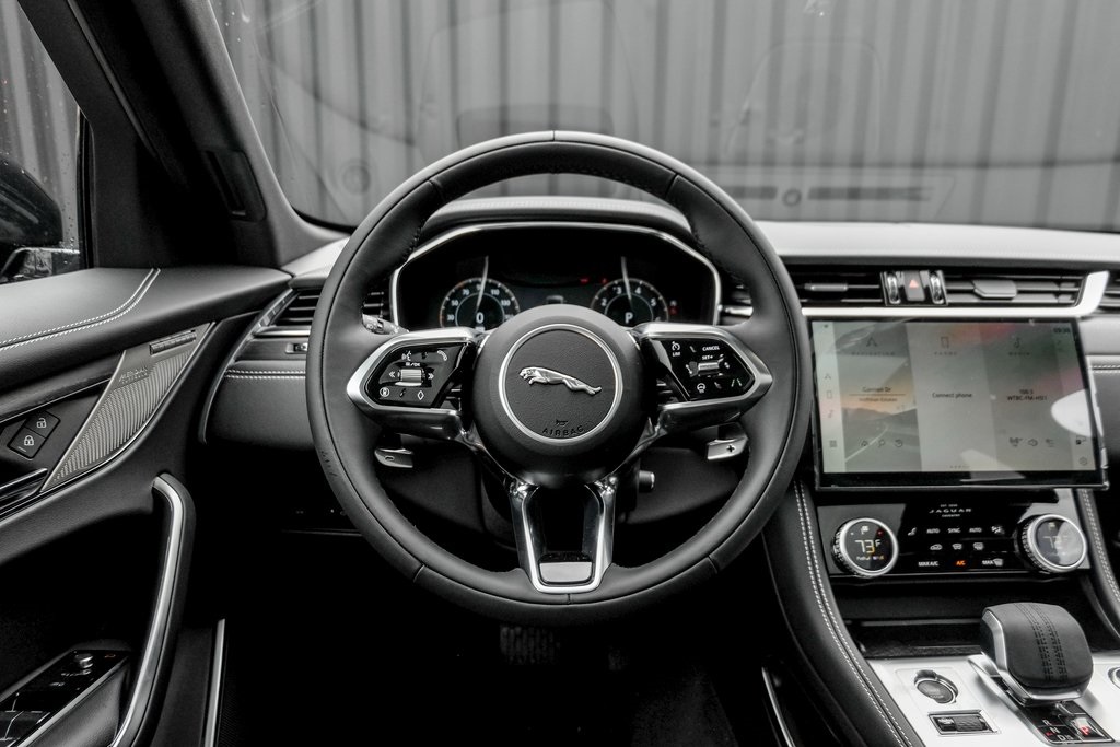 2026 Jaguar F-PACE P250 R-Dynamic S photo 16
