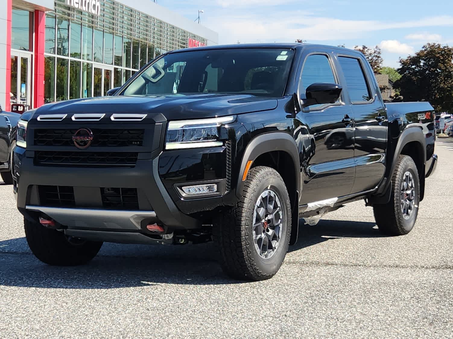 2025 Nissan Frontier PRO-4X's photo