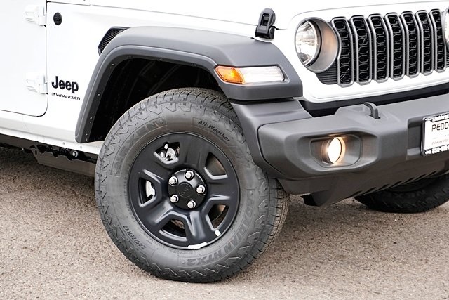 New 2026 Bright White Clear-Coat Exterior Paint Jeep Sport image 4