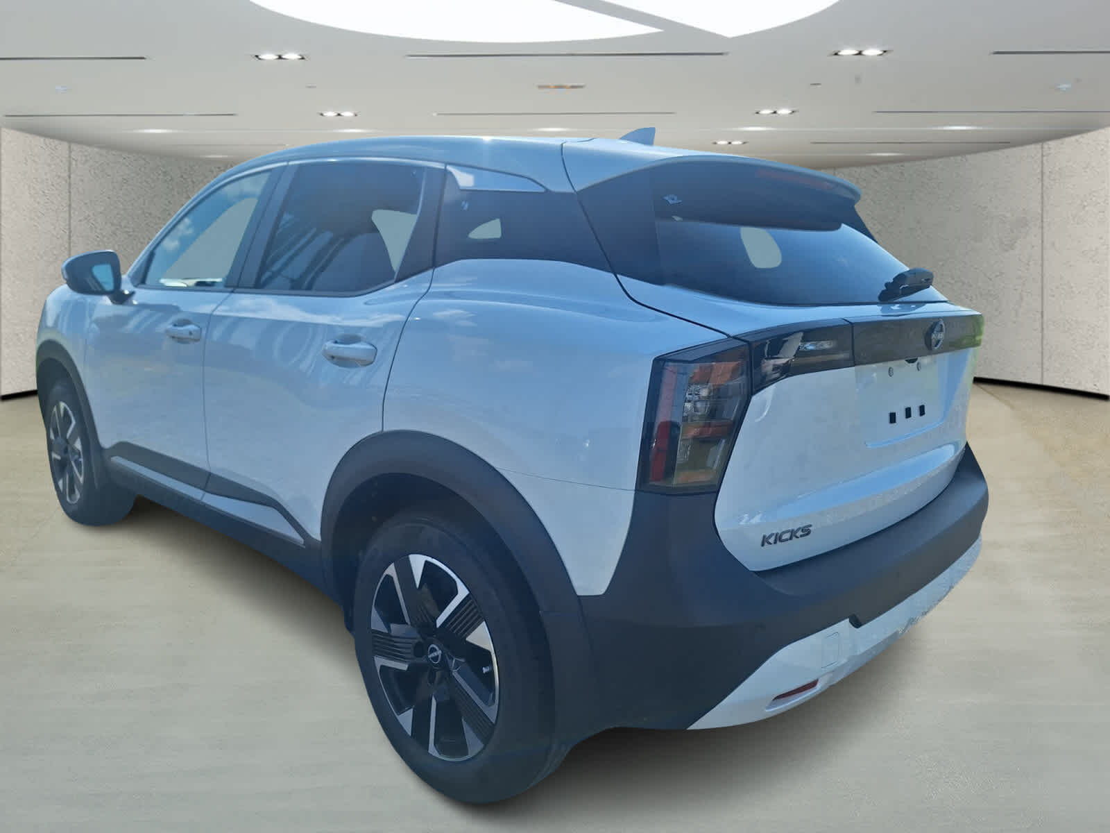 2025 Nissan Kicks SV photo 3