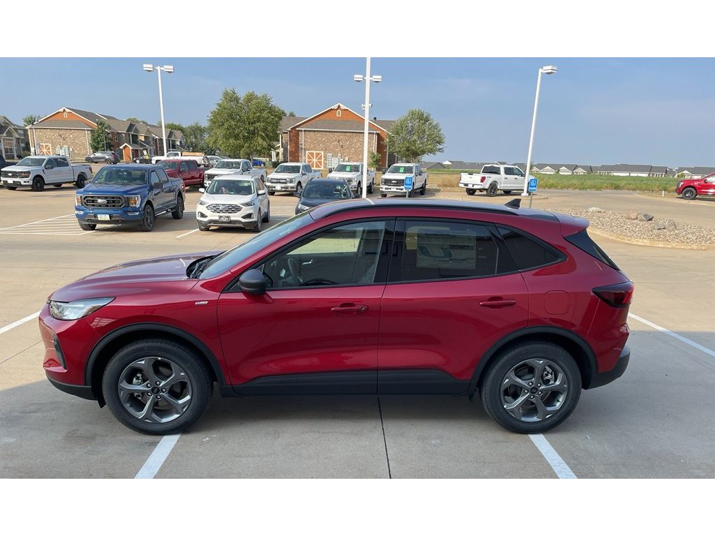 2025 Ford Escape ST-Line photo 4
