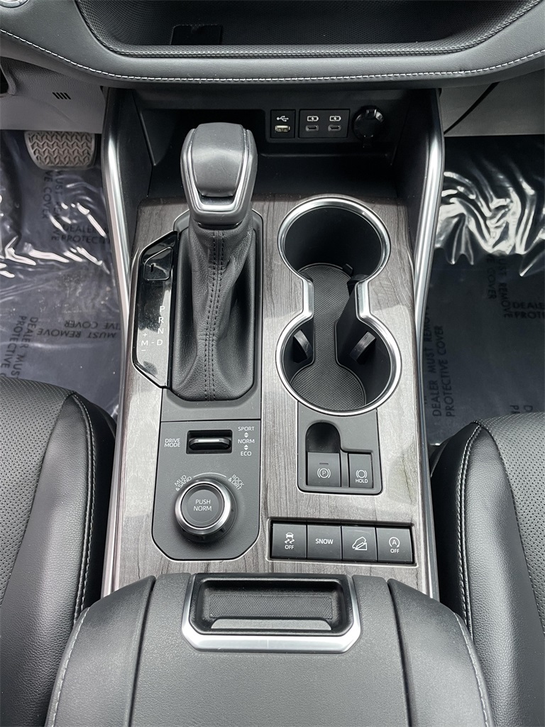 2022 Toyota Highlander Platinum photo 23