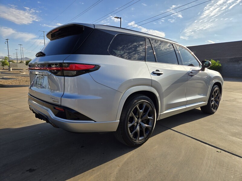 2026 Lexus TX 500h F SPORT Luxury photo 3