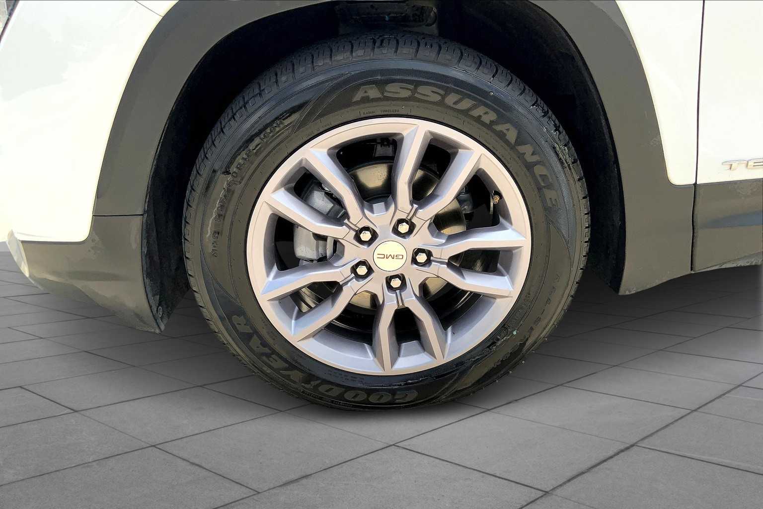 2023 Gmc Terrain SLT photo 9