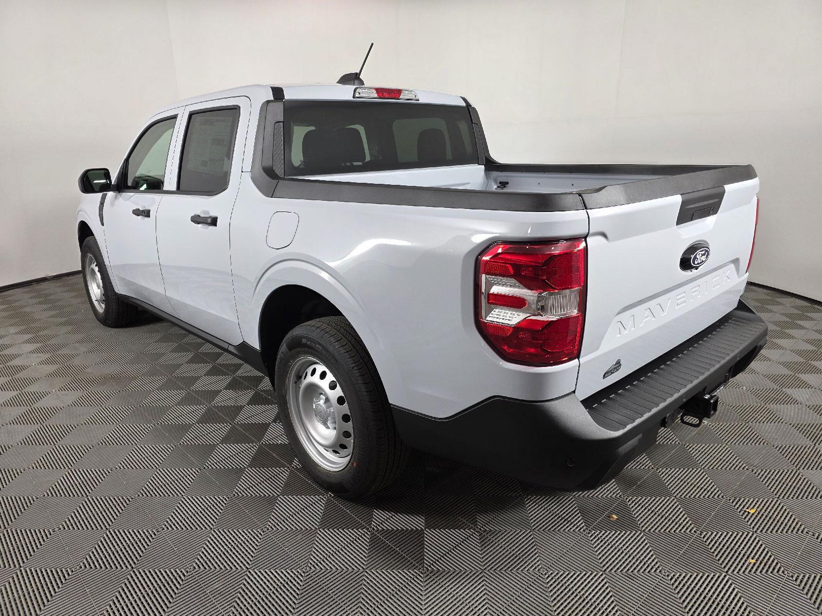 2025 Ford Maverick XL photo 3