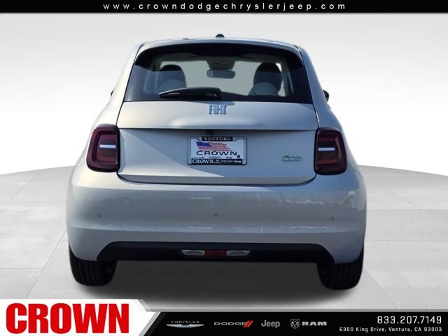 2025 Fiat 500e La Prima photo 7
