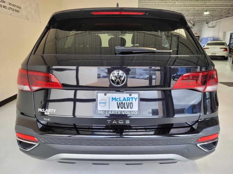 2023 Volkswagen Taos SE photo 5