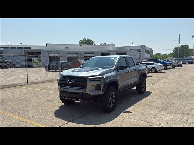 2025 Chevrolet Colorado ZR2 photo 2
