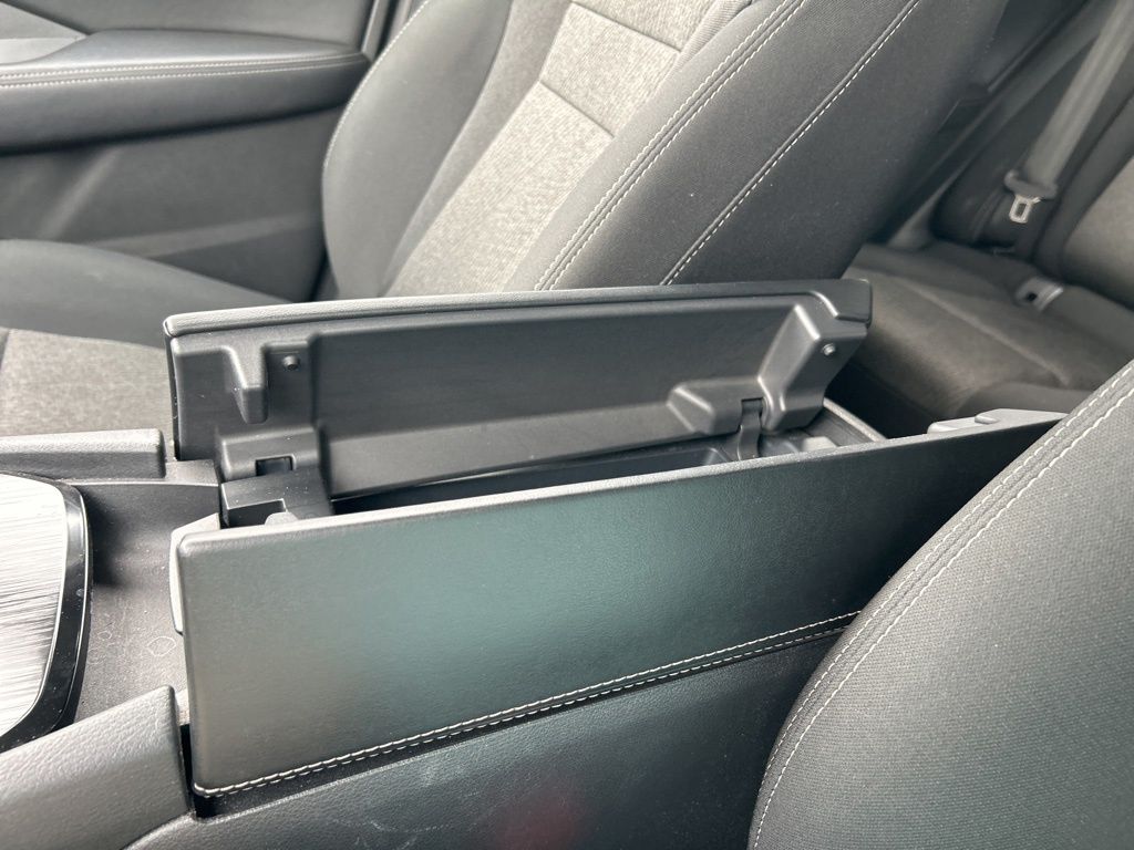 2024 Nissan Rogue SV photo 32