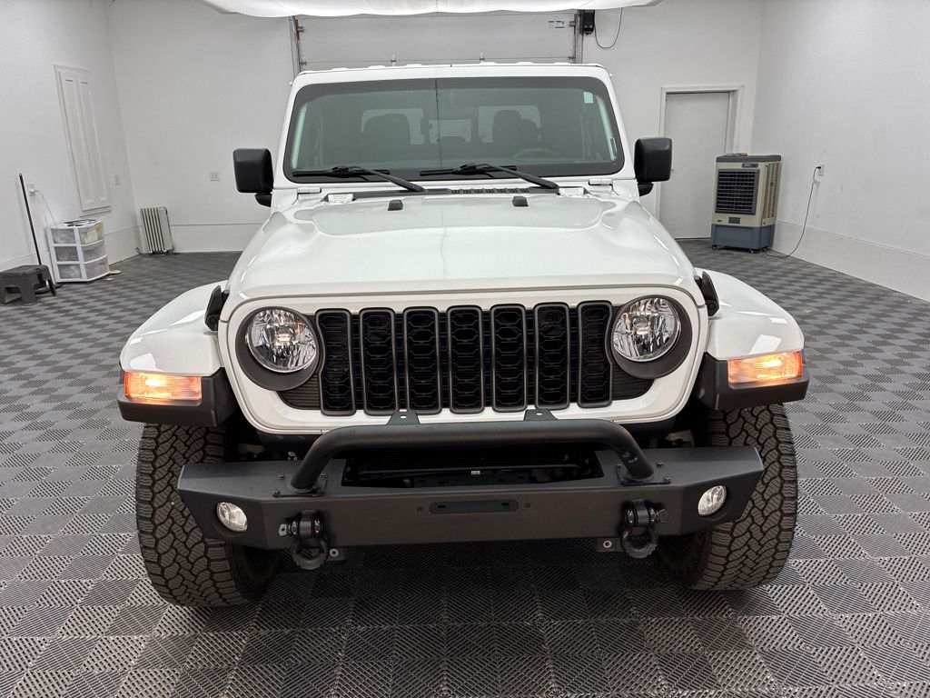 2024 Jeep Gladiator Sport photo 2
