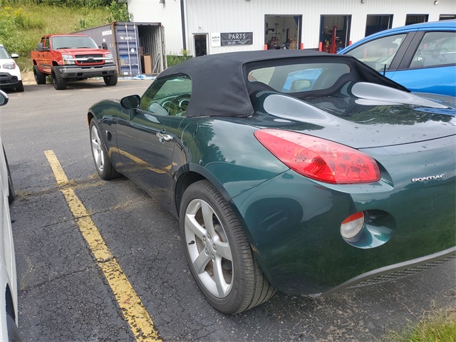 2006 Pontiac Solstice Base photo 3