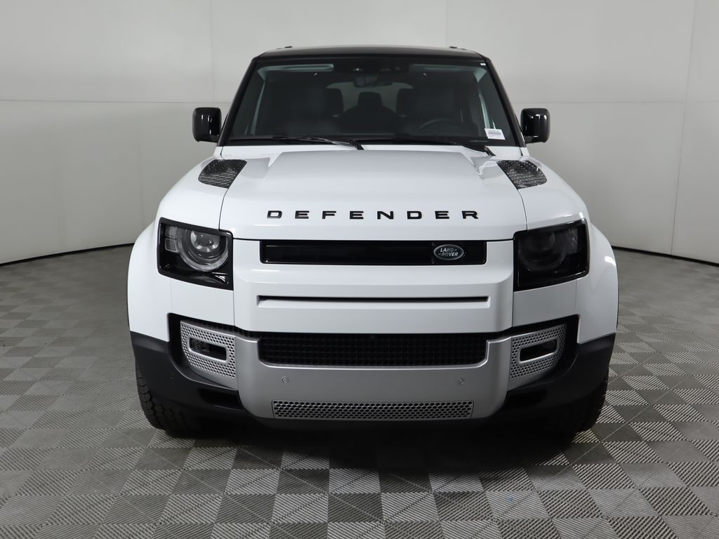 2025 Land Rover Defender 130 S photo 2