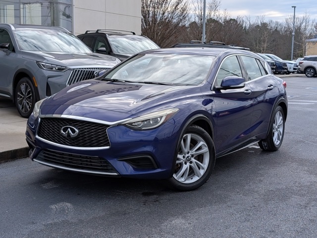 2017 INFINITI QX30 Luxury