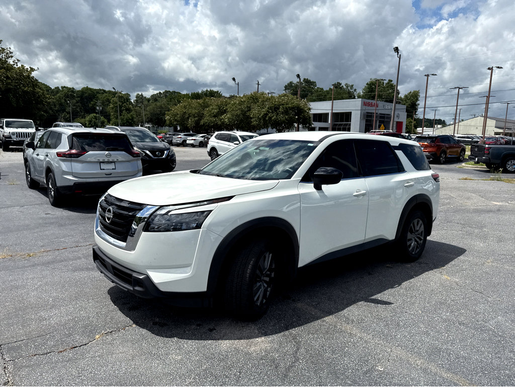 2024 Nissan Pathfinder S photo 3
