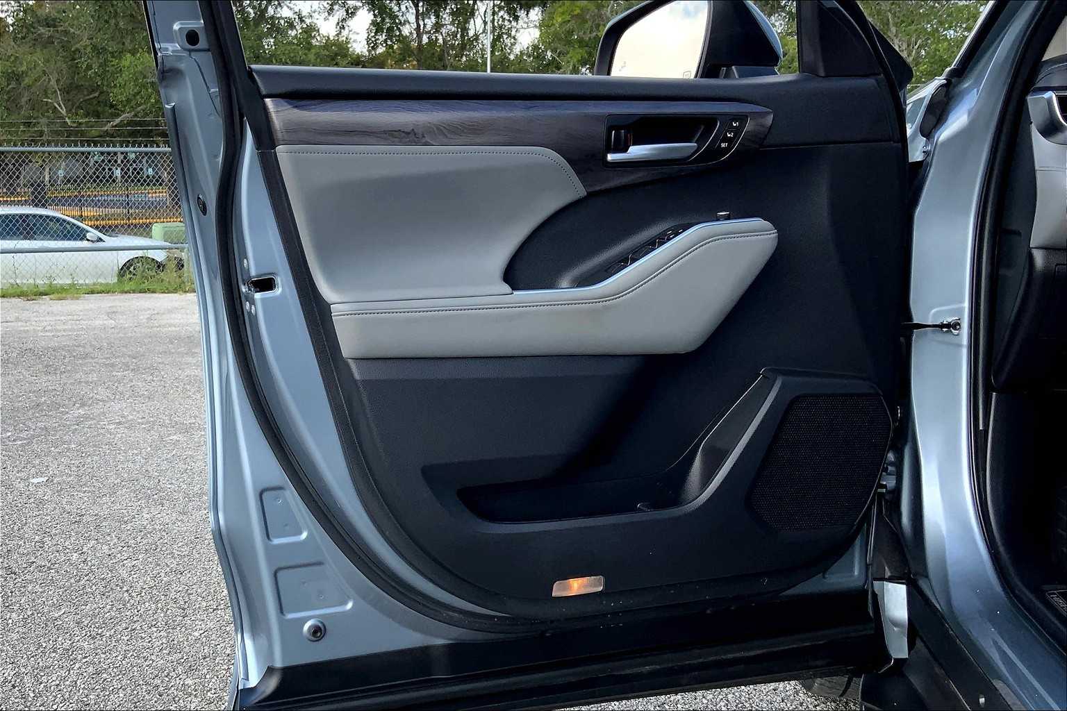 2024 Toyota Highlander Platinum photo 20