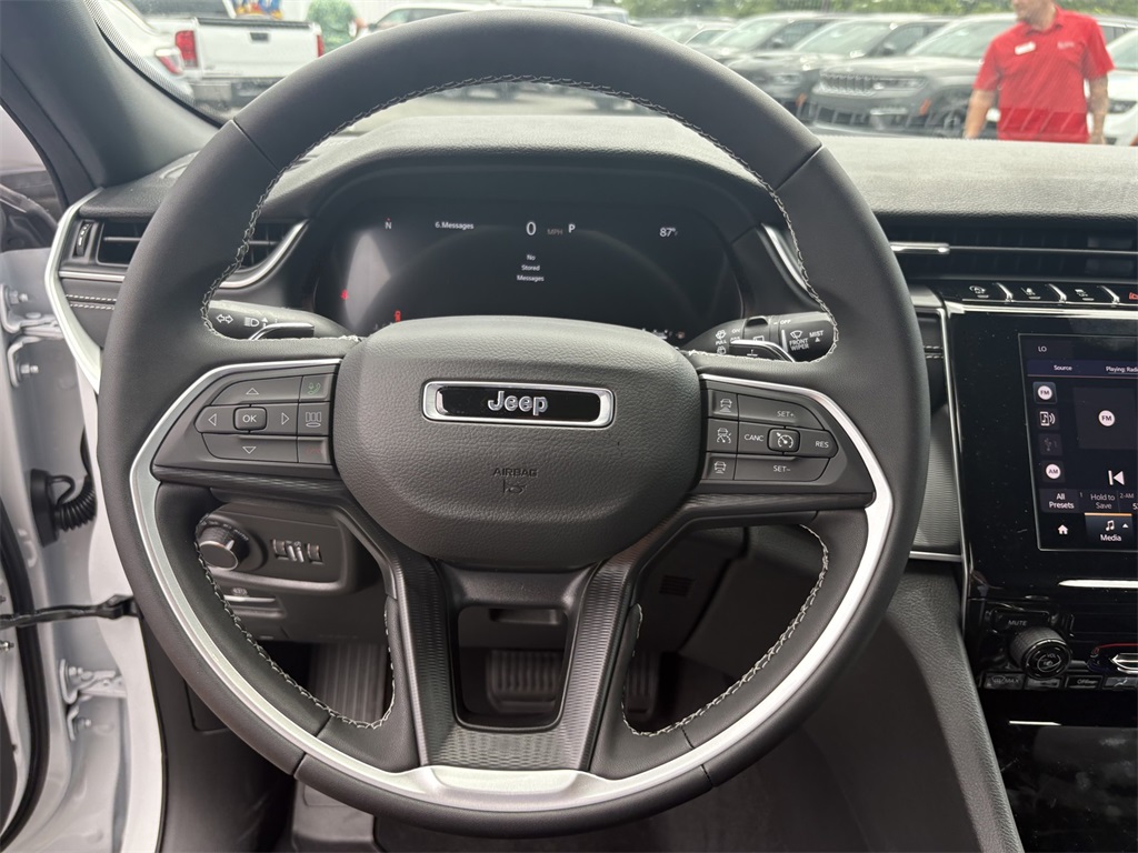 2025 Jeep Grand Cherokee Laredo X photo 19