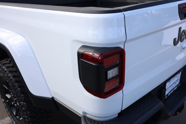 New 2025 Bright White Clear-Coat Exterior Paint Jeep Willys image 6