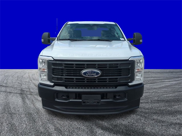 2026 Ford F-350 XL photo 9