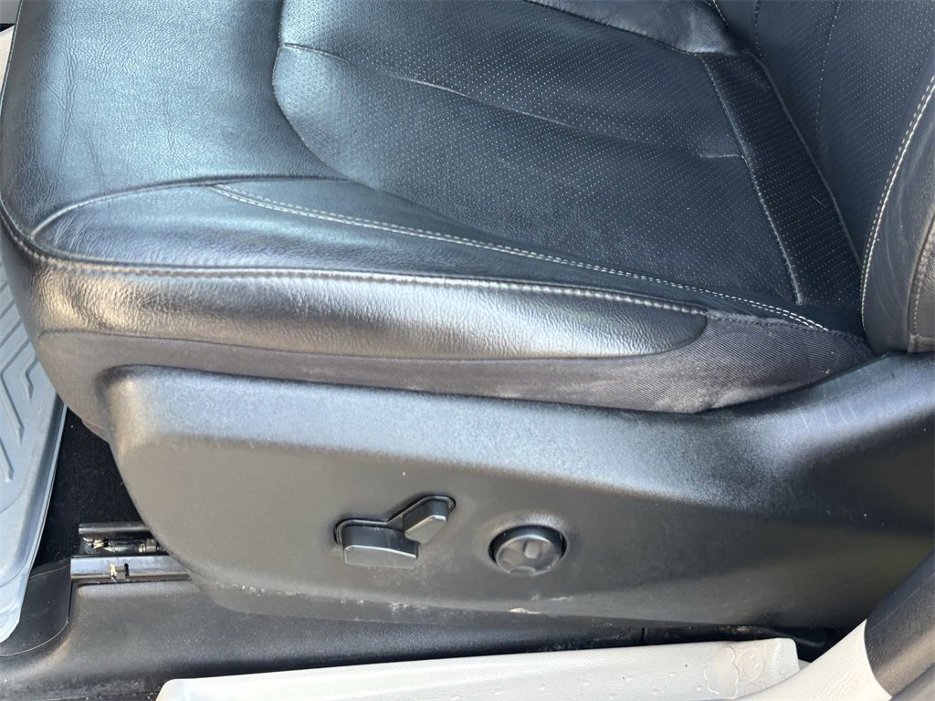 2022 Chrysler Pacifica Touring L photo 15