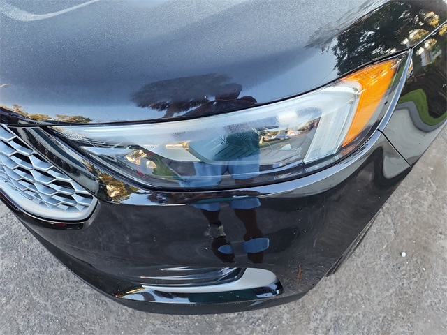 2023 Ford Edge SEL photo 5