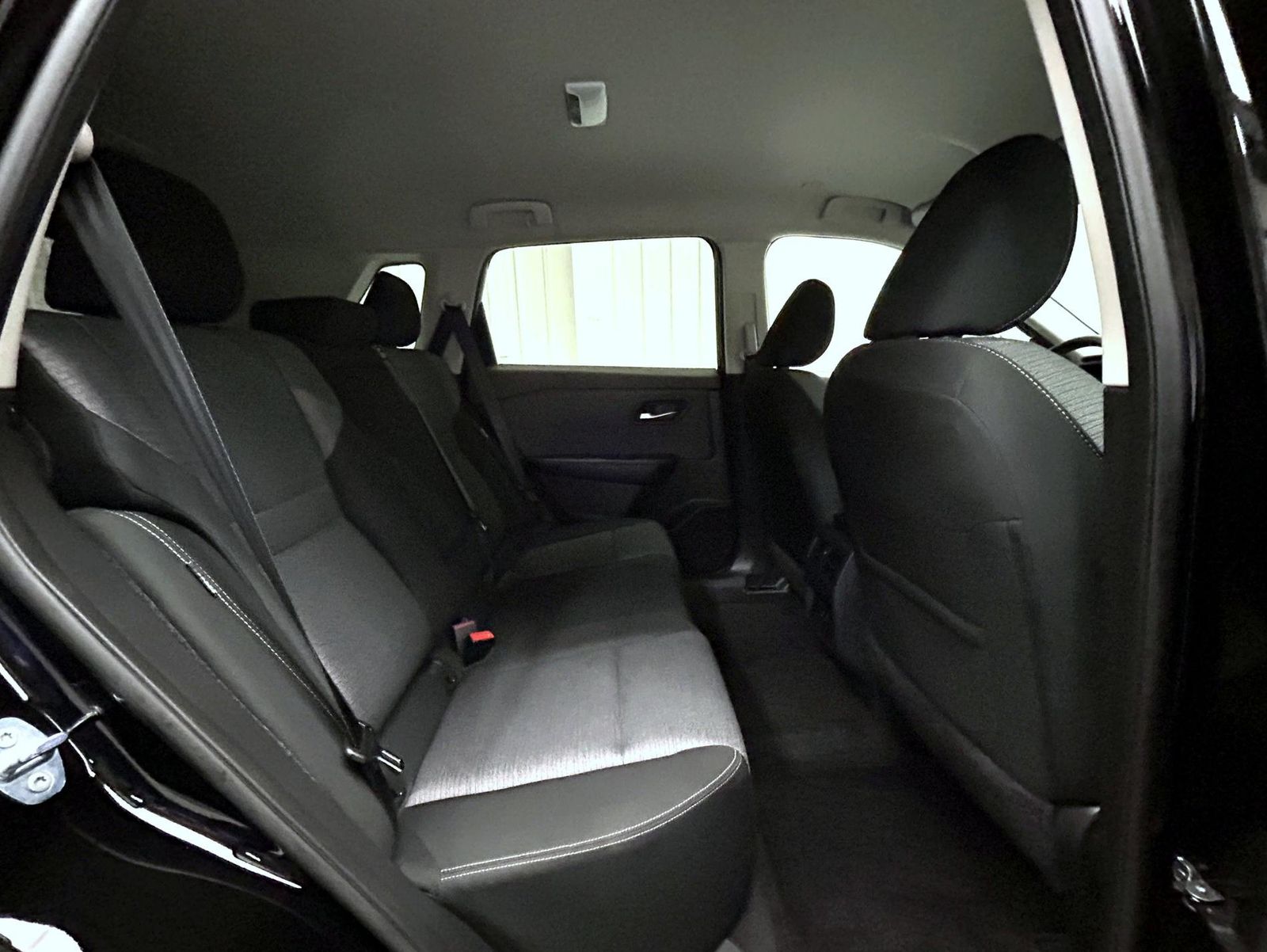 2023 Nissan Rogue SV photo 17