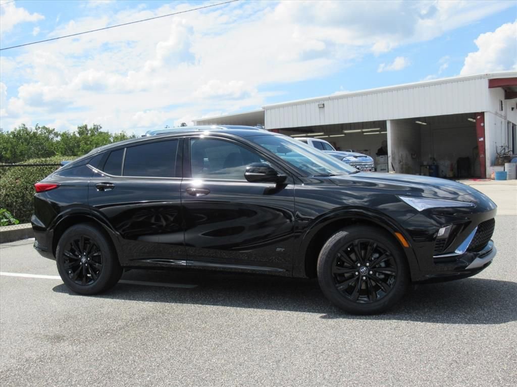 2025 Buick Envista ST photo 2