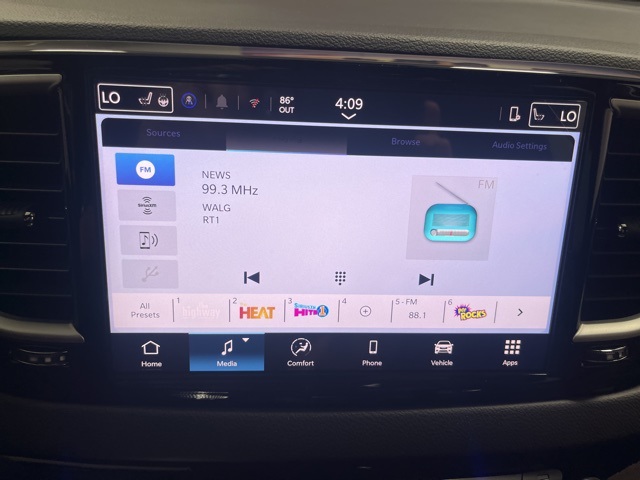2025 Chrysler Voyager LX photo 18