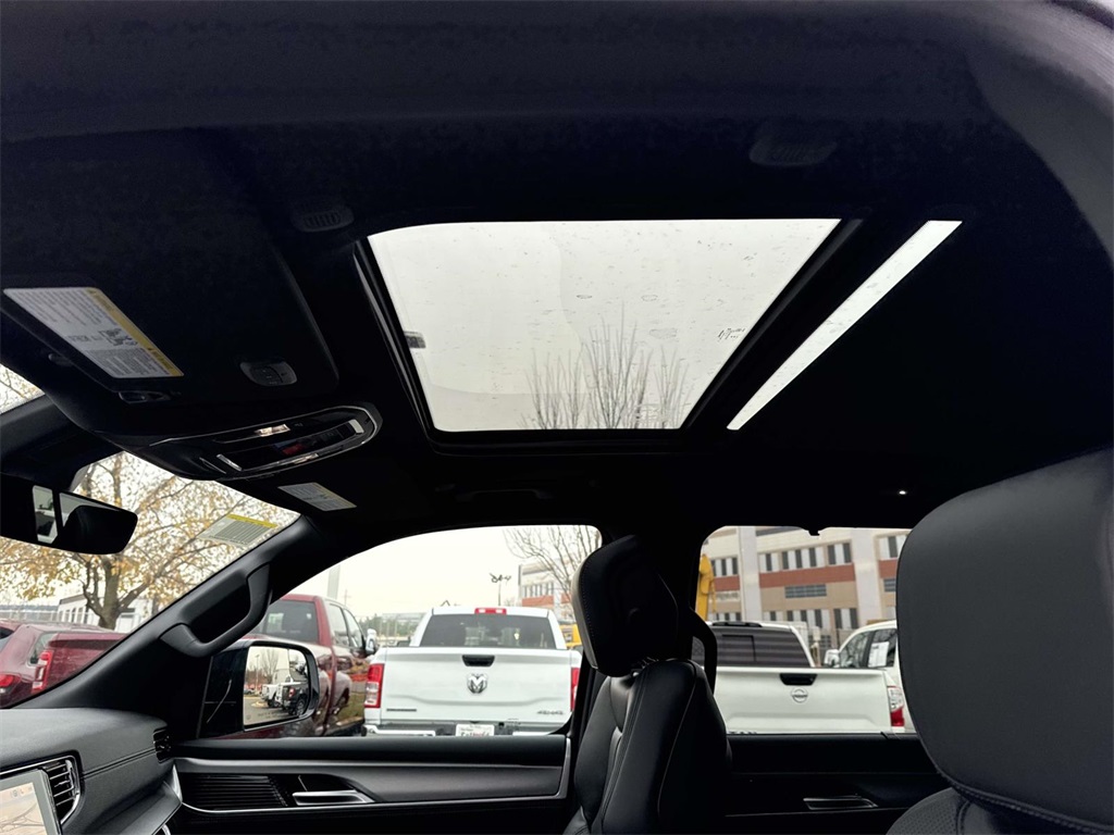 2025 Jeep Wagoneer L Series II Carbide photo 3