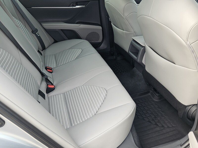 2023 Toyota Camry SE photo 13
