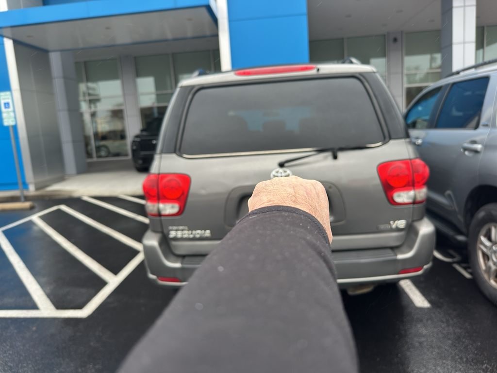 Used 2005 Toyota Sequoia SR5 with VIN 5TDZT34A75S251654 for sale in Tullahoma, TN