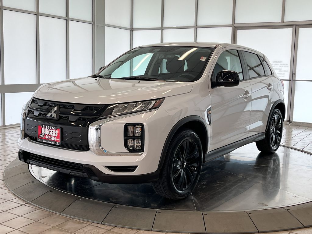 2024 Mitsubishi Outlander Sport LE photo 3