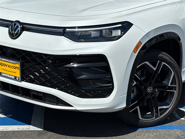 2025 Volkswagen Tiguan SEL R-Line Black photo 5