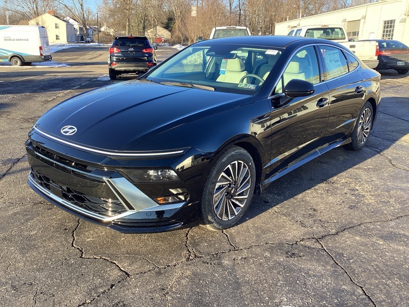 2025 Hyundai Sonata Hybrid SEL photo 3
