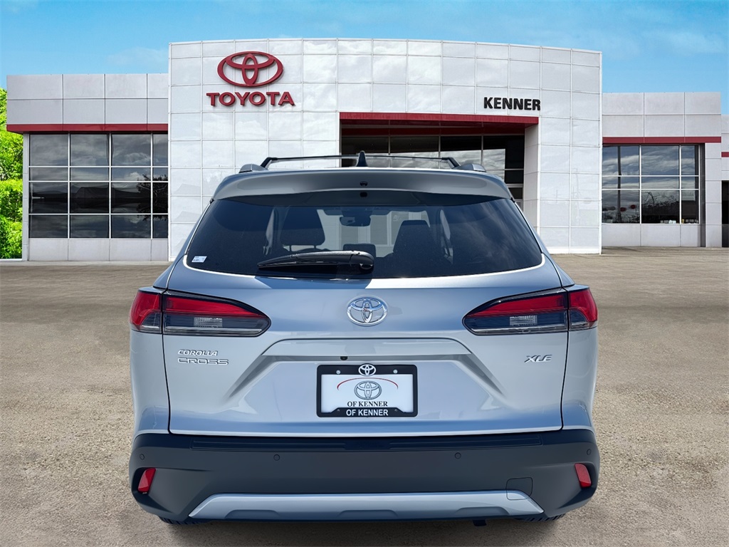 2026 Toyota Corolla Cross XLE photo 2