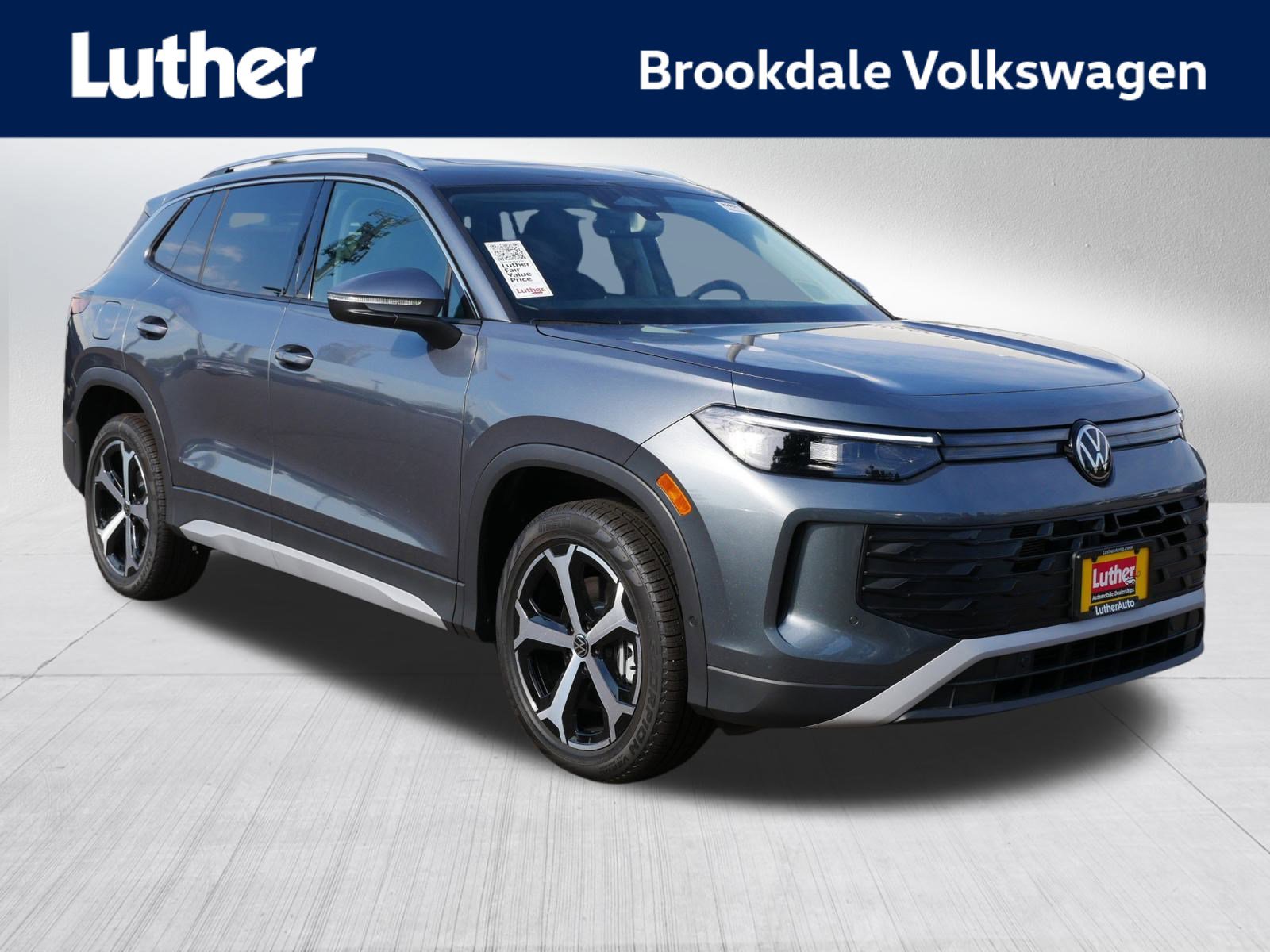 2025 Volkswagen Tiguan SE's photo