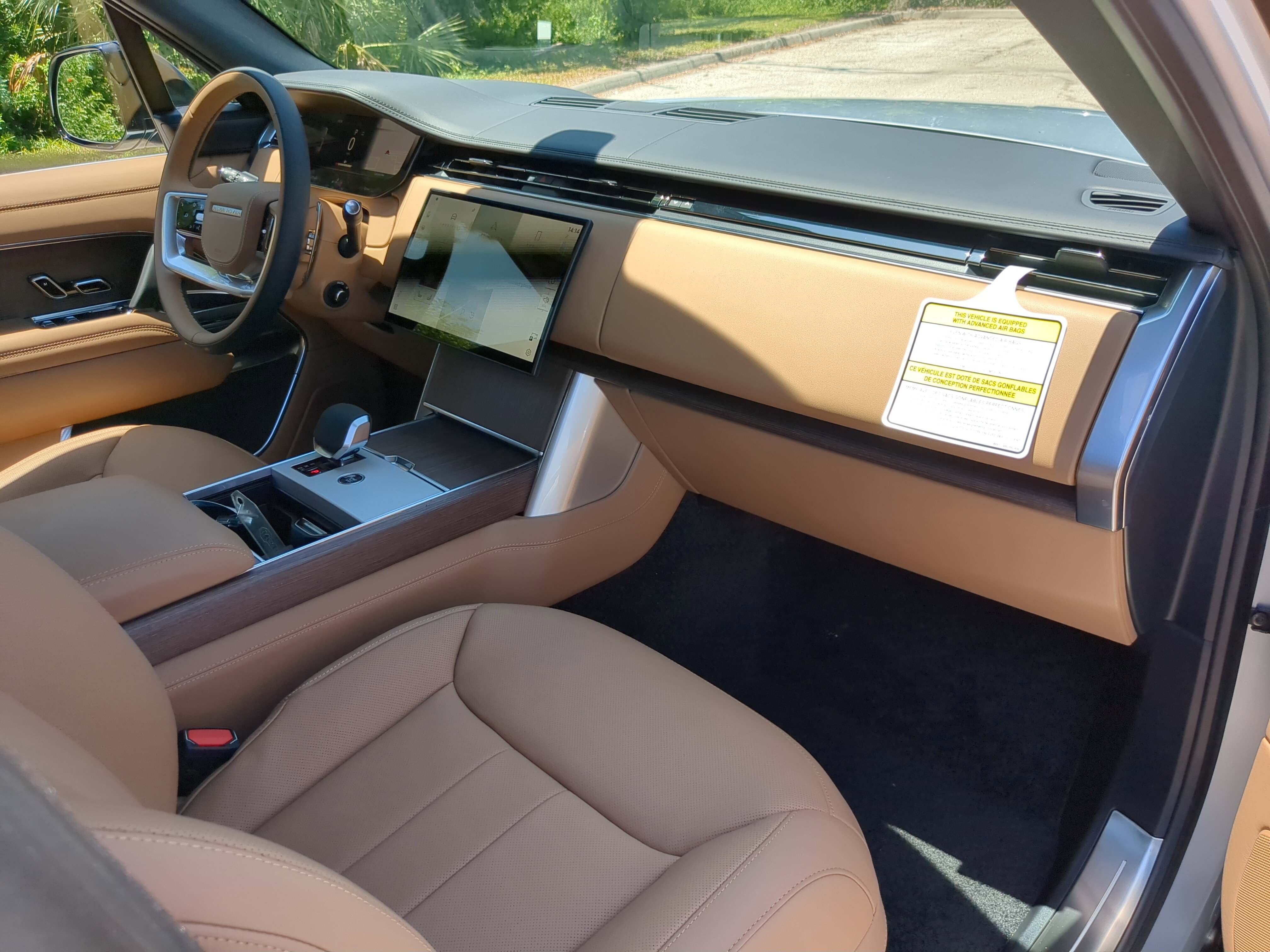 2025 Land Rover Range Rover SE photo 7