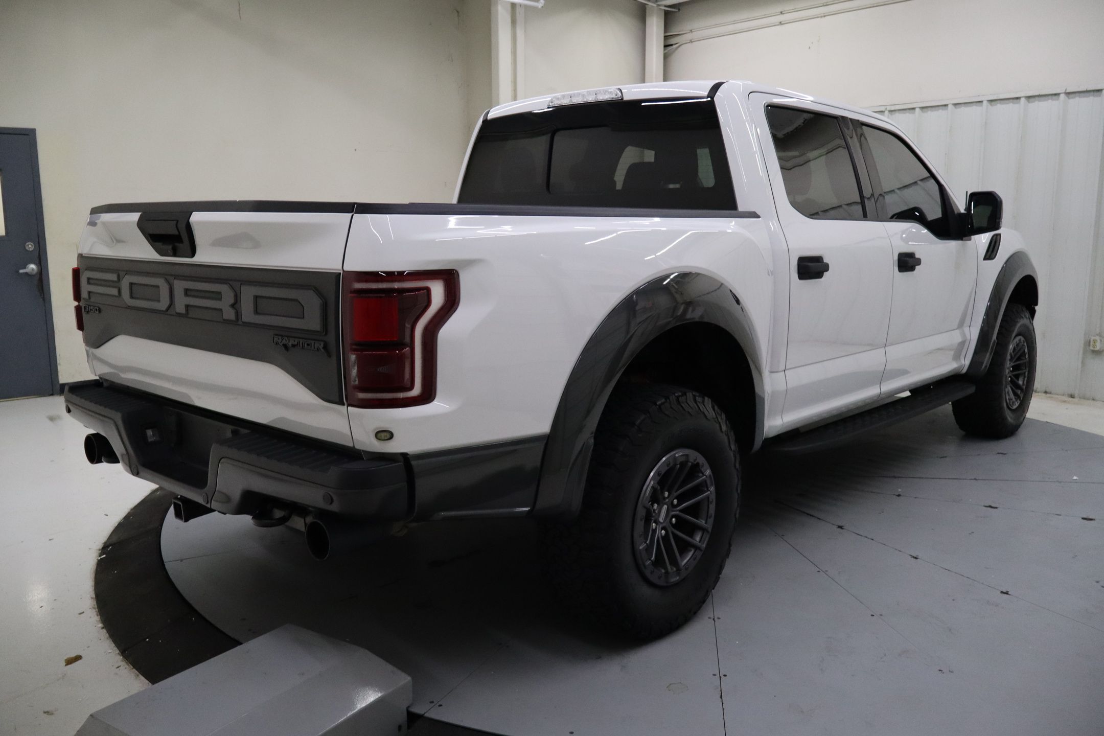 2020 Ford F-150 Raptor photo 2