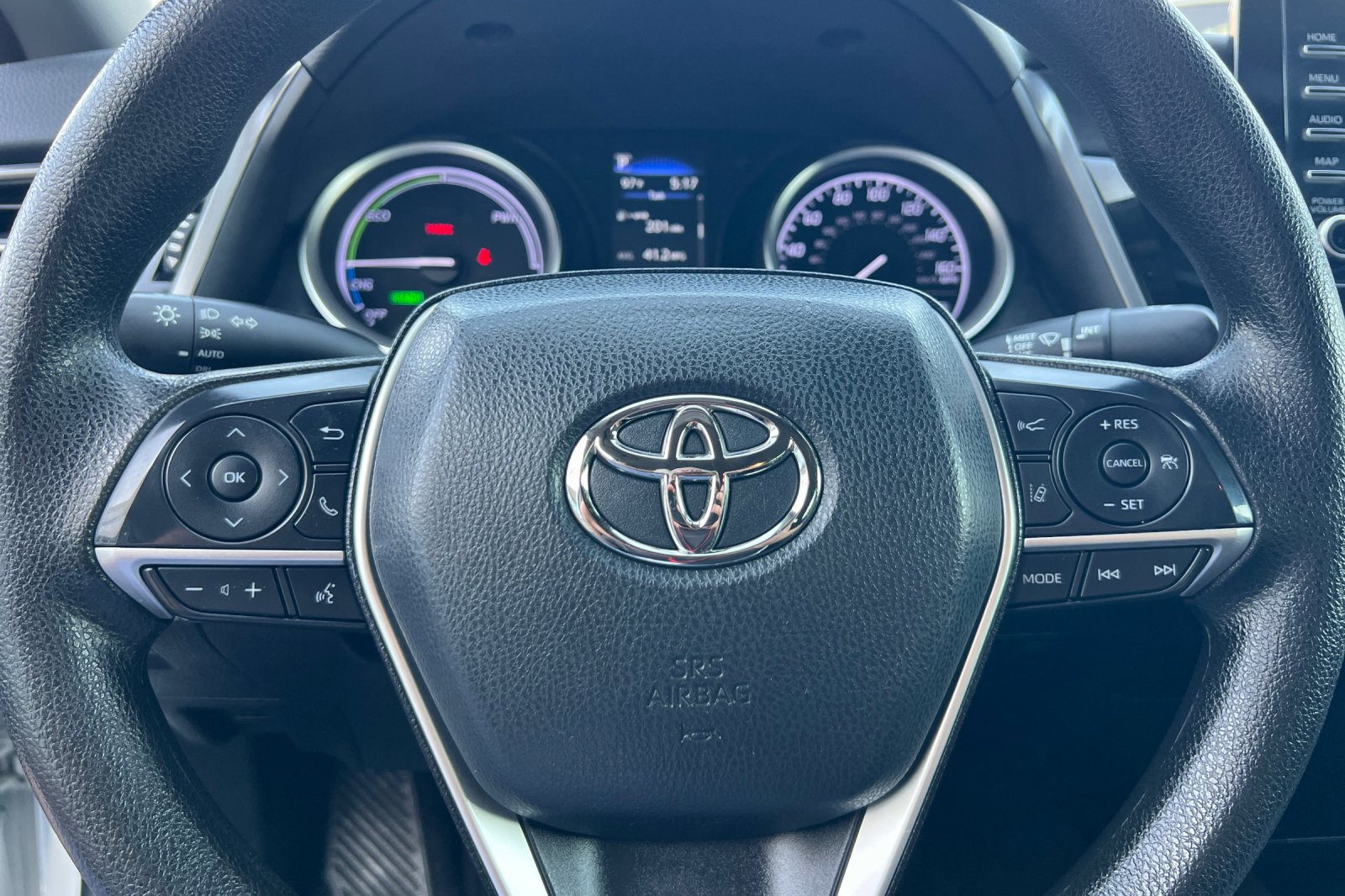 2022 Toyota Camry Hybrid LE photo 20
