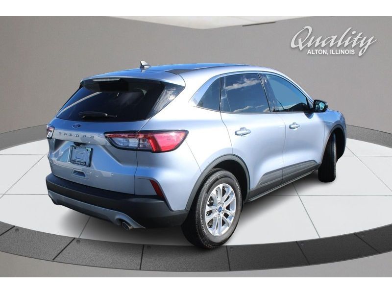 2022 Ford Escape SE photo 4